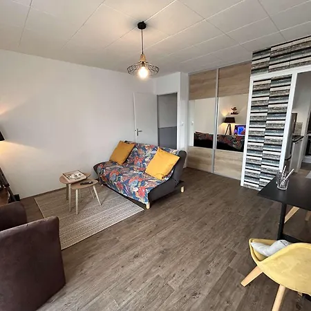 Moderne Avec Balcon Proche - Fr-1-224c-366 *