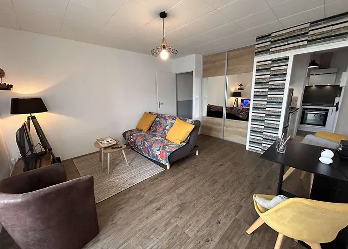 Moderne Avec Balcon Proche - Fr-1-224c-366 *