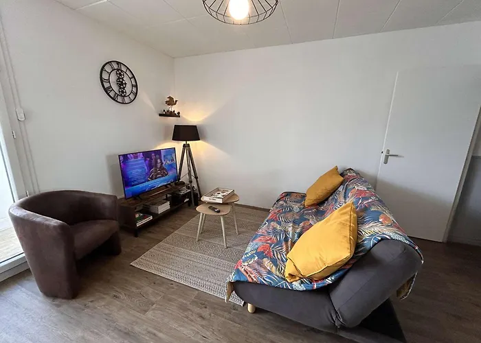 Apartman Moderne Avec Balcon Proche - Fr-1-224c-366 *