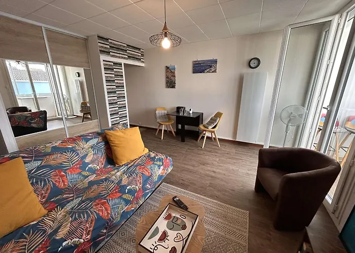 Moderne Avec Balcon Proche - Fr-1-224c-366 Apartman